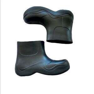 Cropped rubber ultra comfy rain boots with height lifting sole size ch 40